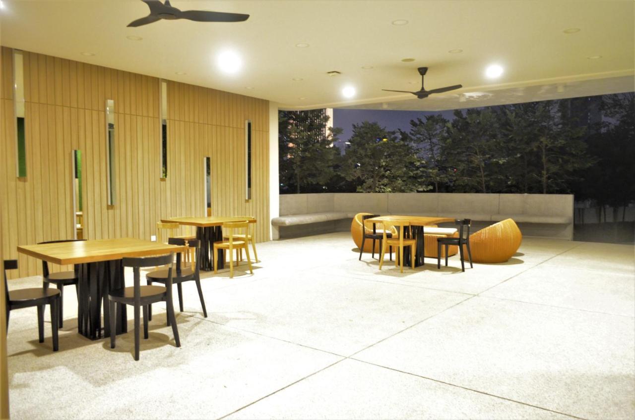 The Robertson By Myroyal Suites