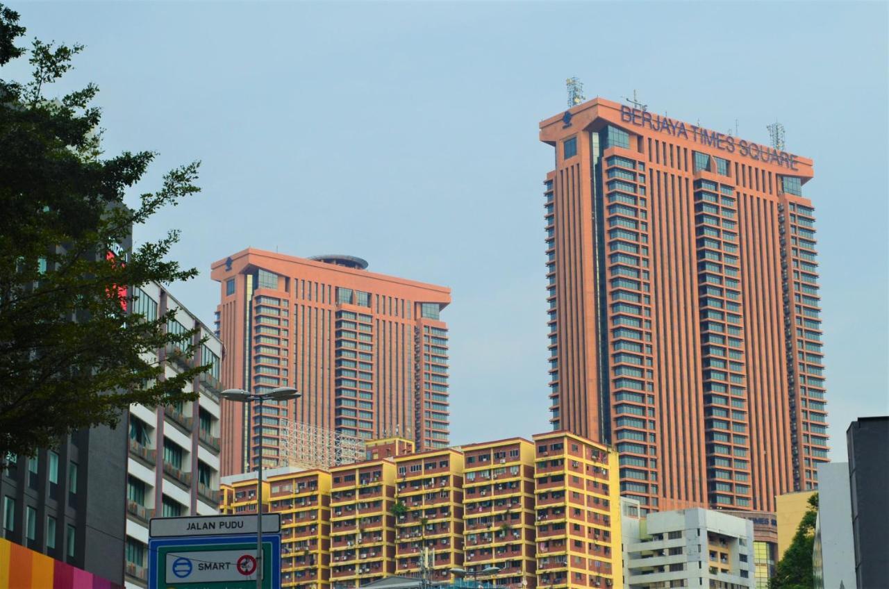 Apartahotel The Robertson By Myroyal Suites 4*